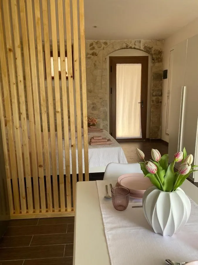 Mary Home Sicily Deluxe Ragusa Guest house